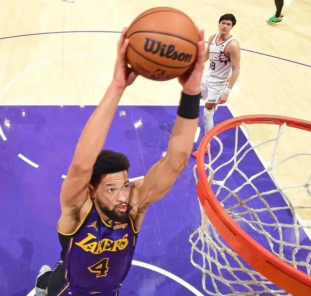 爱游戏体育-湖人新秀表现惊艳，全场观众掌声不断，中文资料文化积分.-爱游戏体育