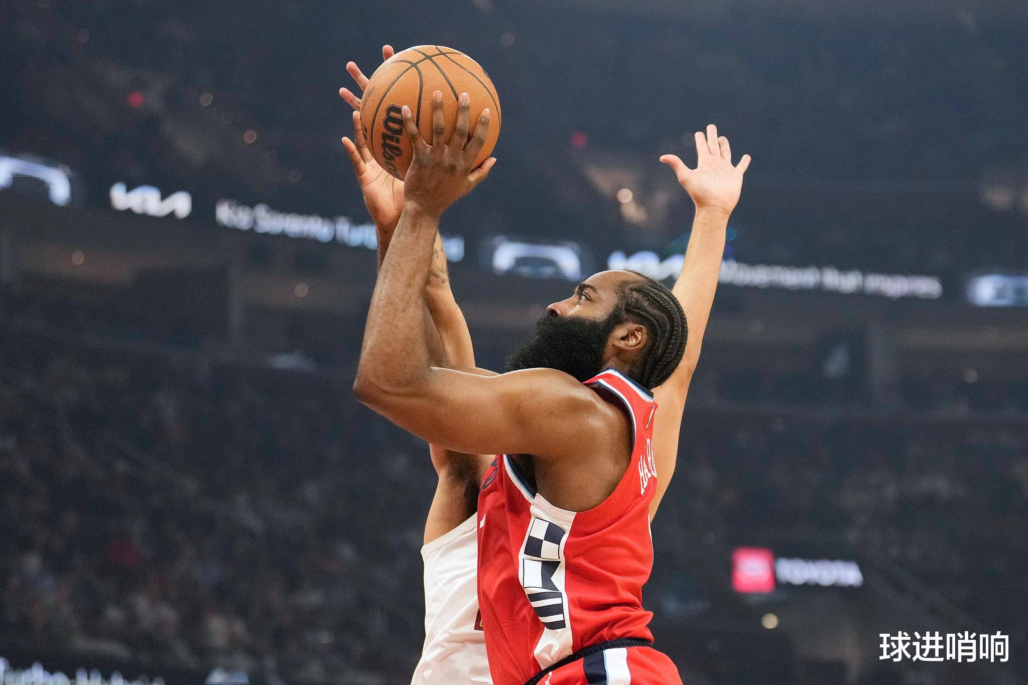 关于窗口期NBA季后赛传出新动向，洛杉矶快船外线爆发，管理层表态：底气十足，团队化学反应显著的信息